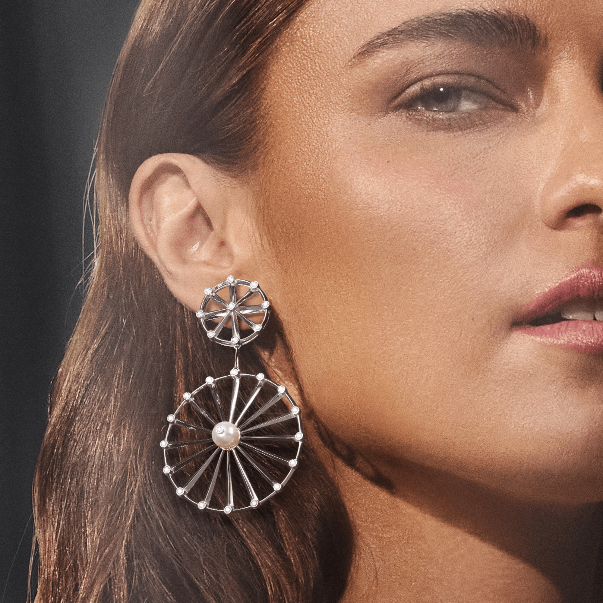 BRINCO SHINE DUPLO | OURO BRANCO 18K COM PÉROLA E DIAMANTES - Jack Vartanian - Cravejados