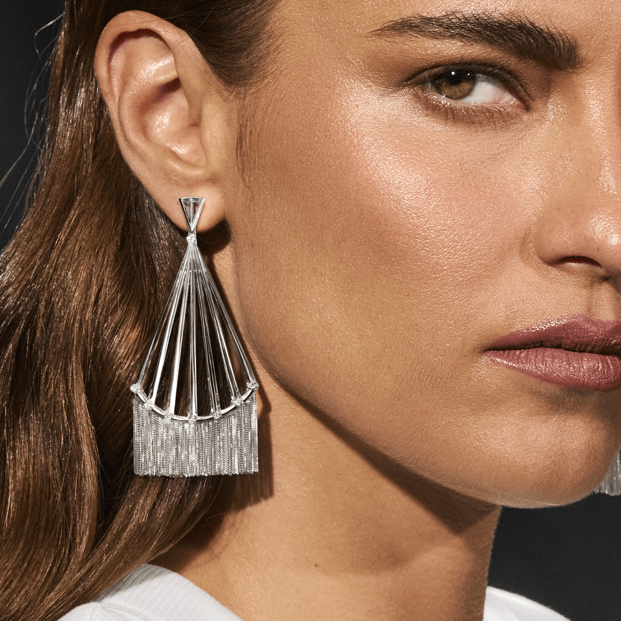 BRINCO SHINE FRANJA | OURO BRANCO 18K COM DIAMANTES - Jack Vartanian - Longos E Franjas