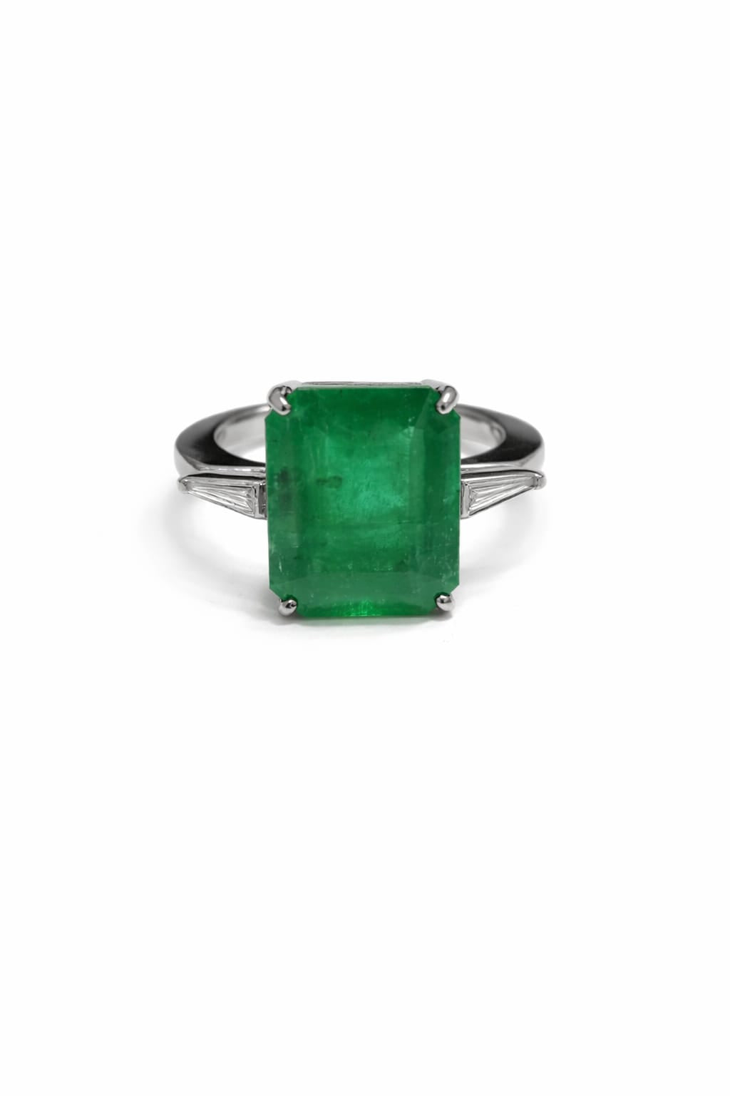CELEBRATE SOLITAIRE RING | 18K YELLOW AND WHITE GOLD WITH DIAMONDS AND EMERALD