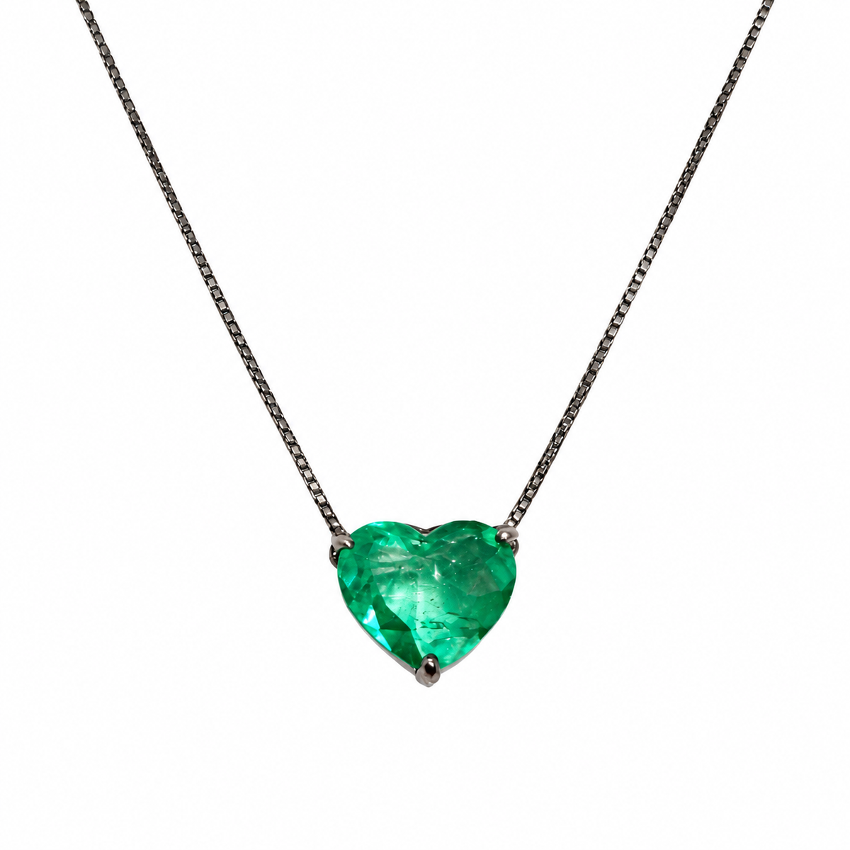 Colar Especial Solitário Coração | Ouro Branco 18K com Ródio Negro e Esmeralda