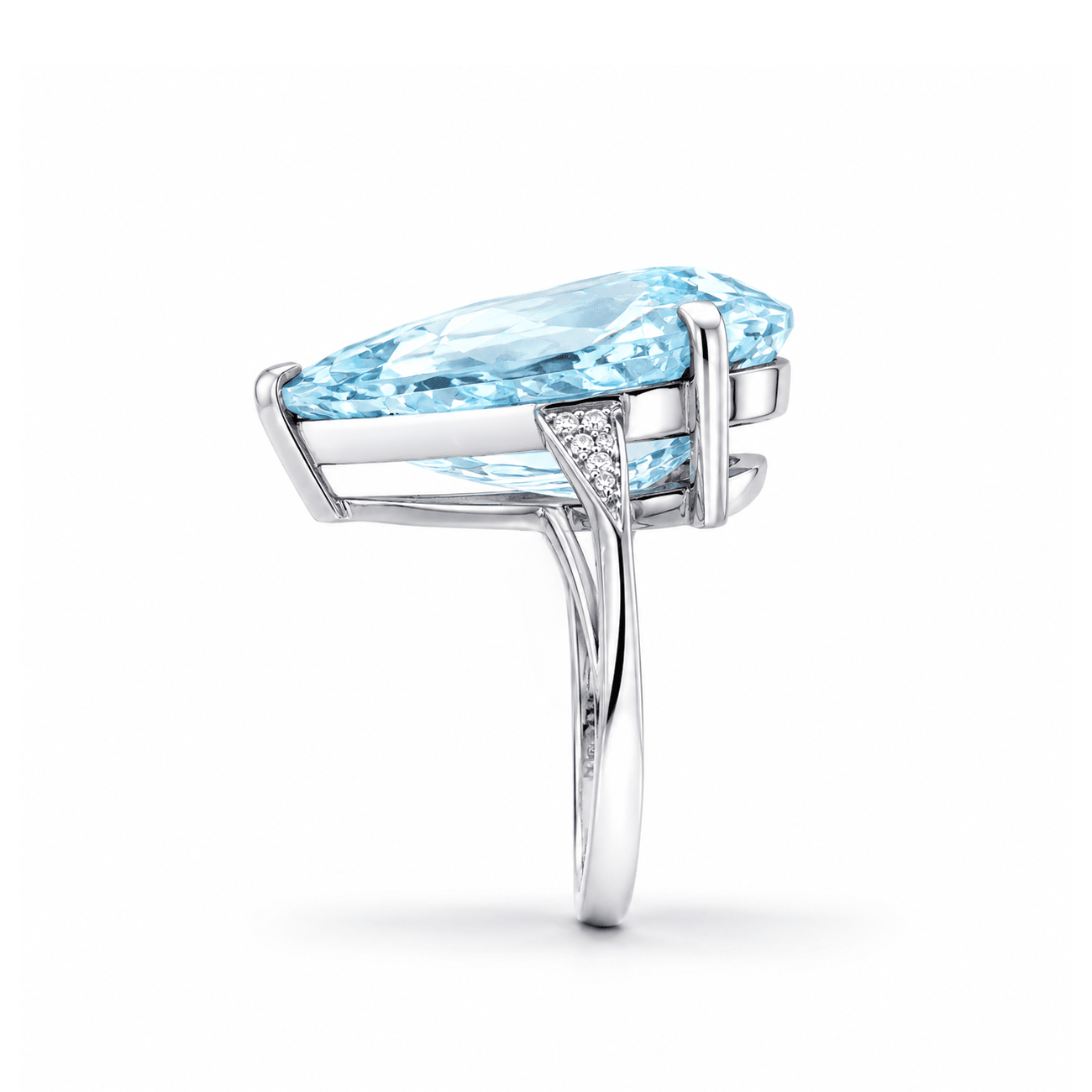 Anel Superstar | Ouro Branco 18K com Topázio Azul e Diamantes - Jack Vartanian - Cocktail